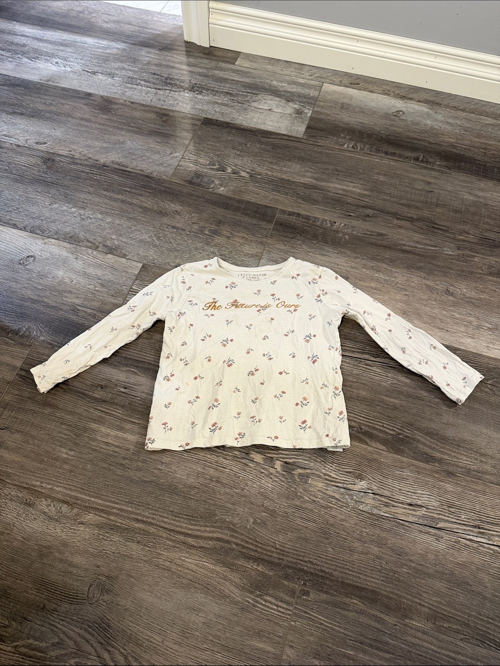 Primark Cream Long-Sleeve Tee with Small Floral Print and Gold Script